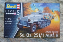 images/productimages/small/Sd.Kfz.251 1 Ausf.B Stuka zu Fuss Revell 03248 voor.jpg